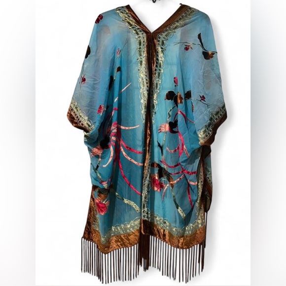 Jayley Floral Kimono with Fringe - Picture 2 of 4